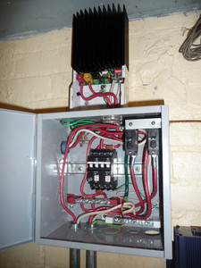 Combiner box and inverter